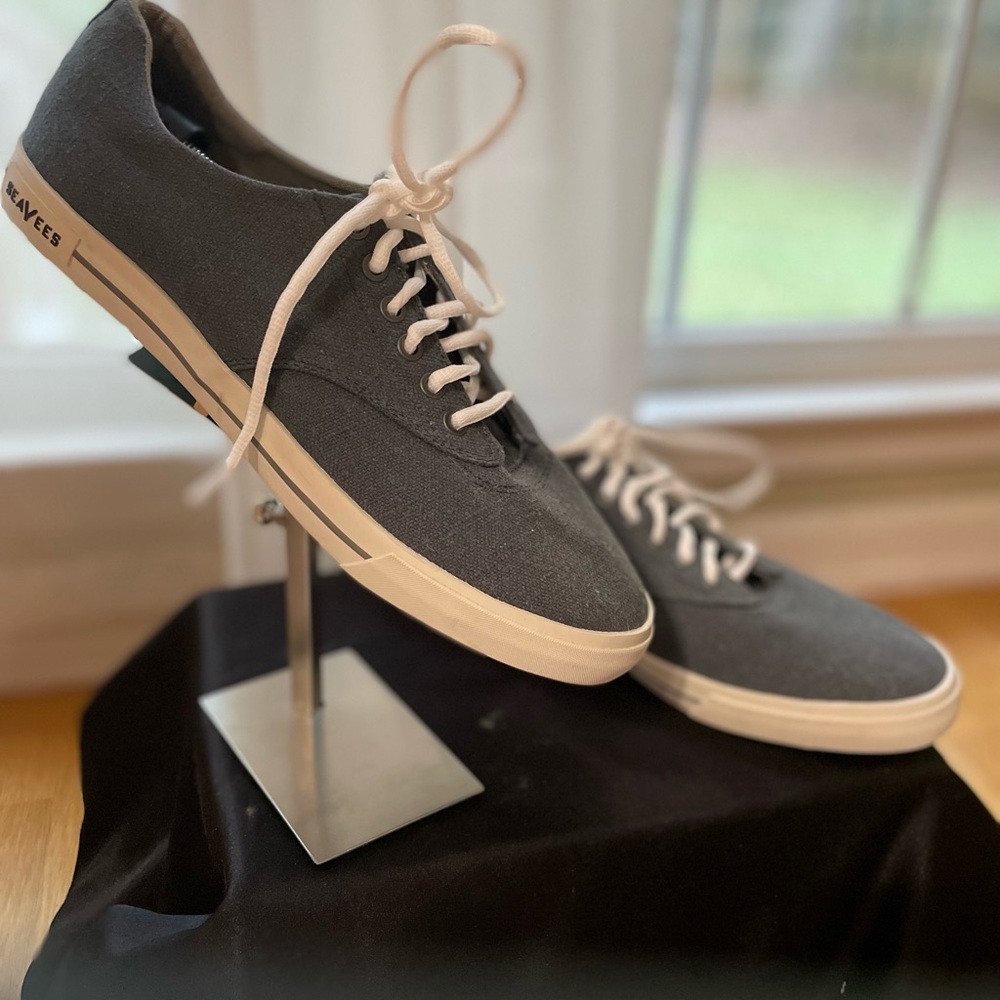 Men’s beautiful sneakers, soft material fabric , jean color, blue